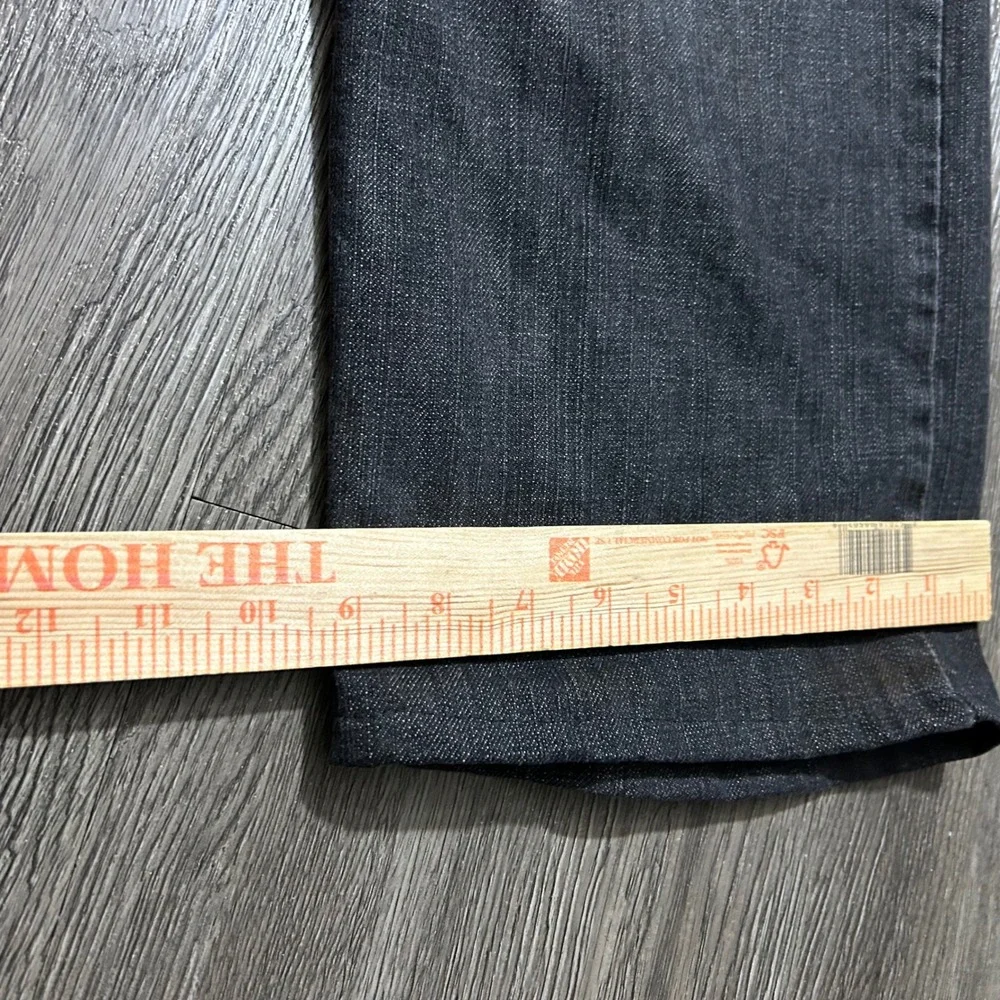 Levis tag reads